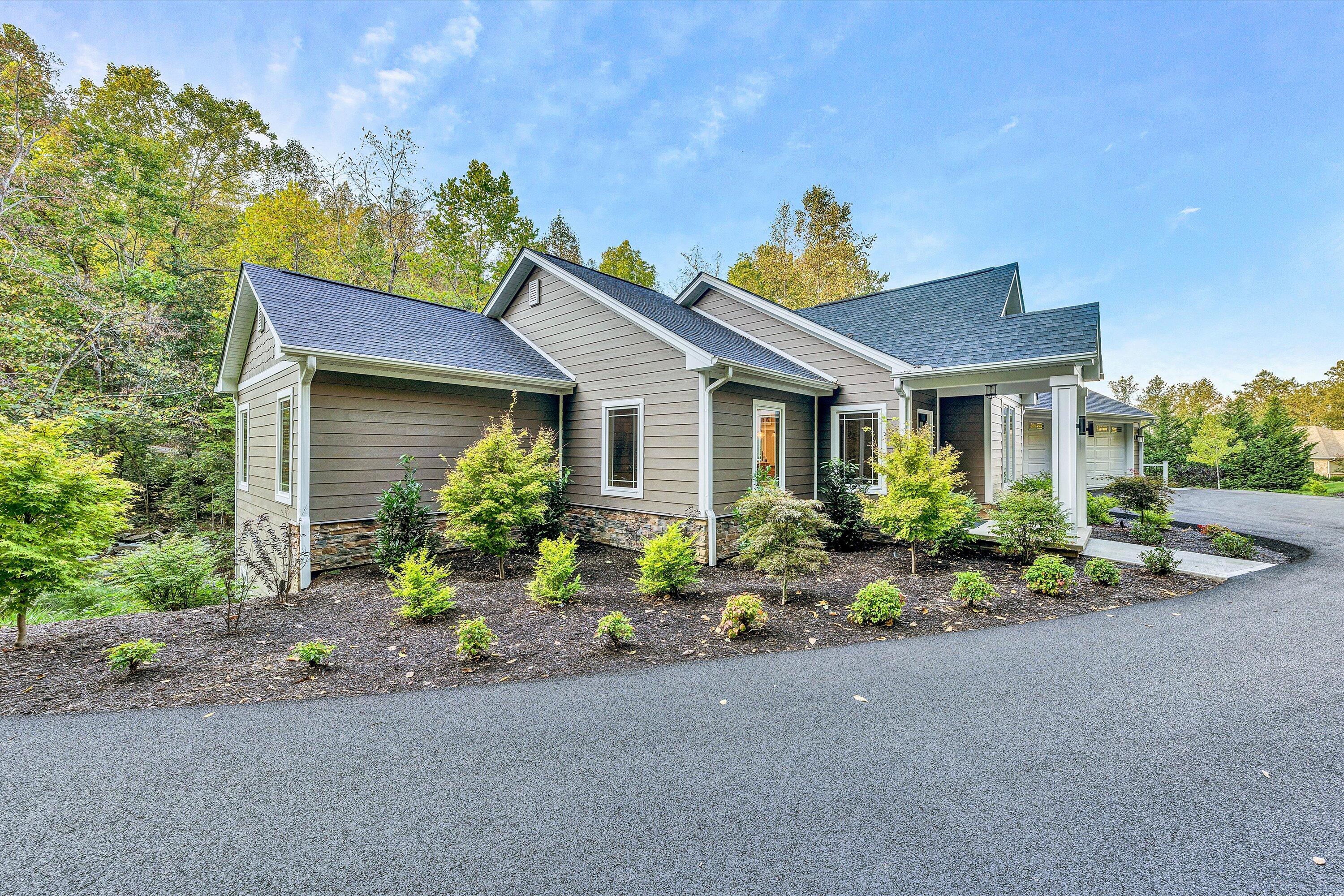 6932 Poage Valley Rd Extension Roanoke, VA 24018 - Photo 4 of 66 02-100220240167