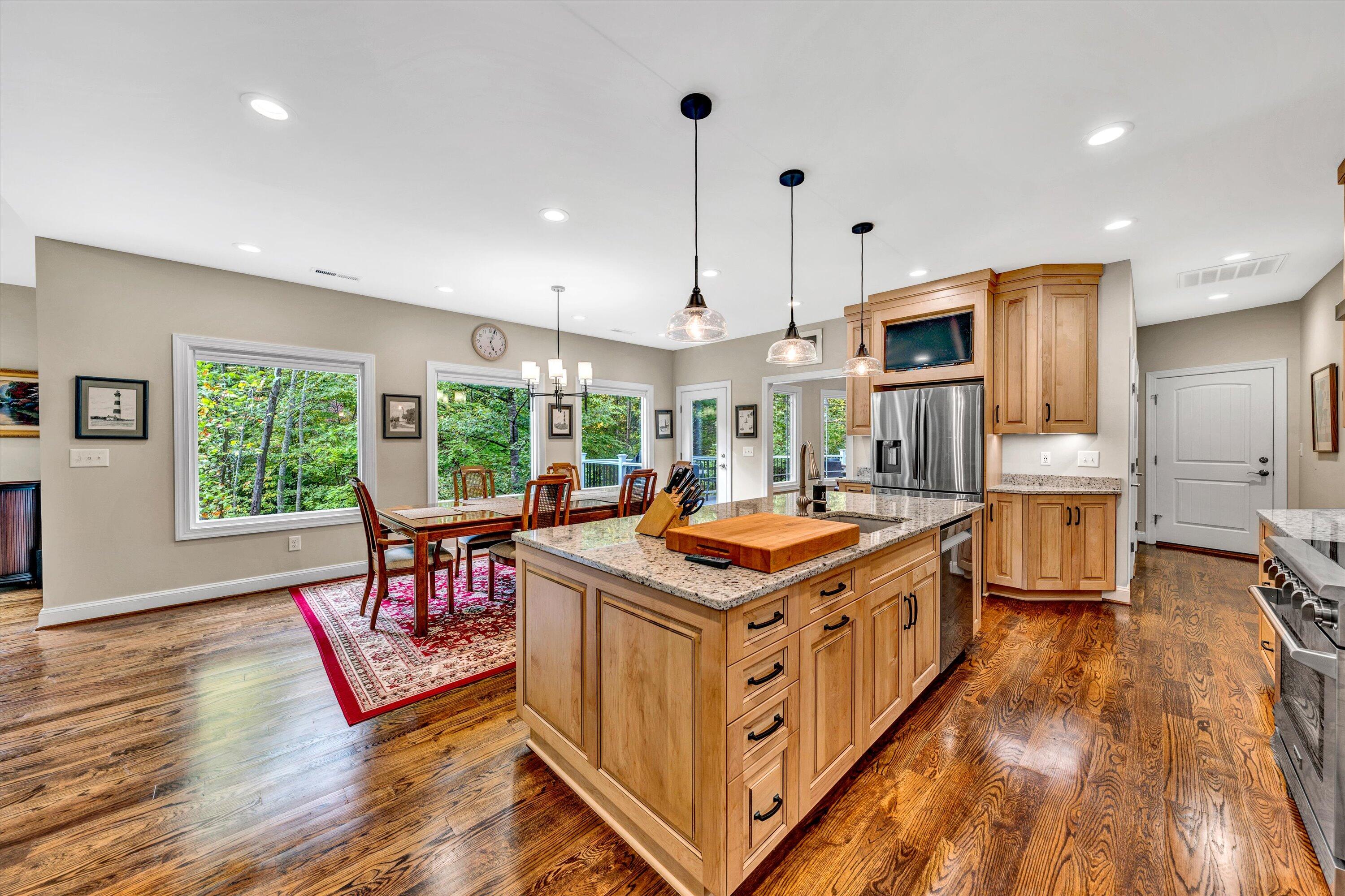 6932 Poage Valley Rd Extension Roanoke, VA 24018 - Photo 8 of 66 10-100220240117