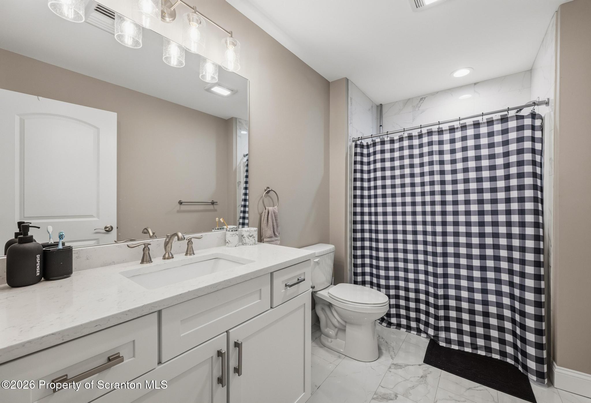 3701 Sinclair Cl, Unit 37A Moosic, PA 18507 - Photo 21 of 36 Full Bath