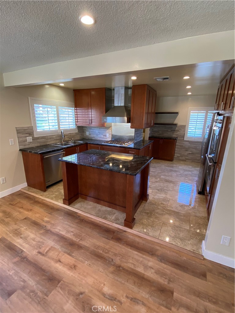 9813 Rhea Avenue Northridge, CA 91324 - Photo 10 of 21