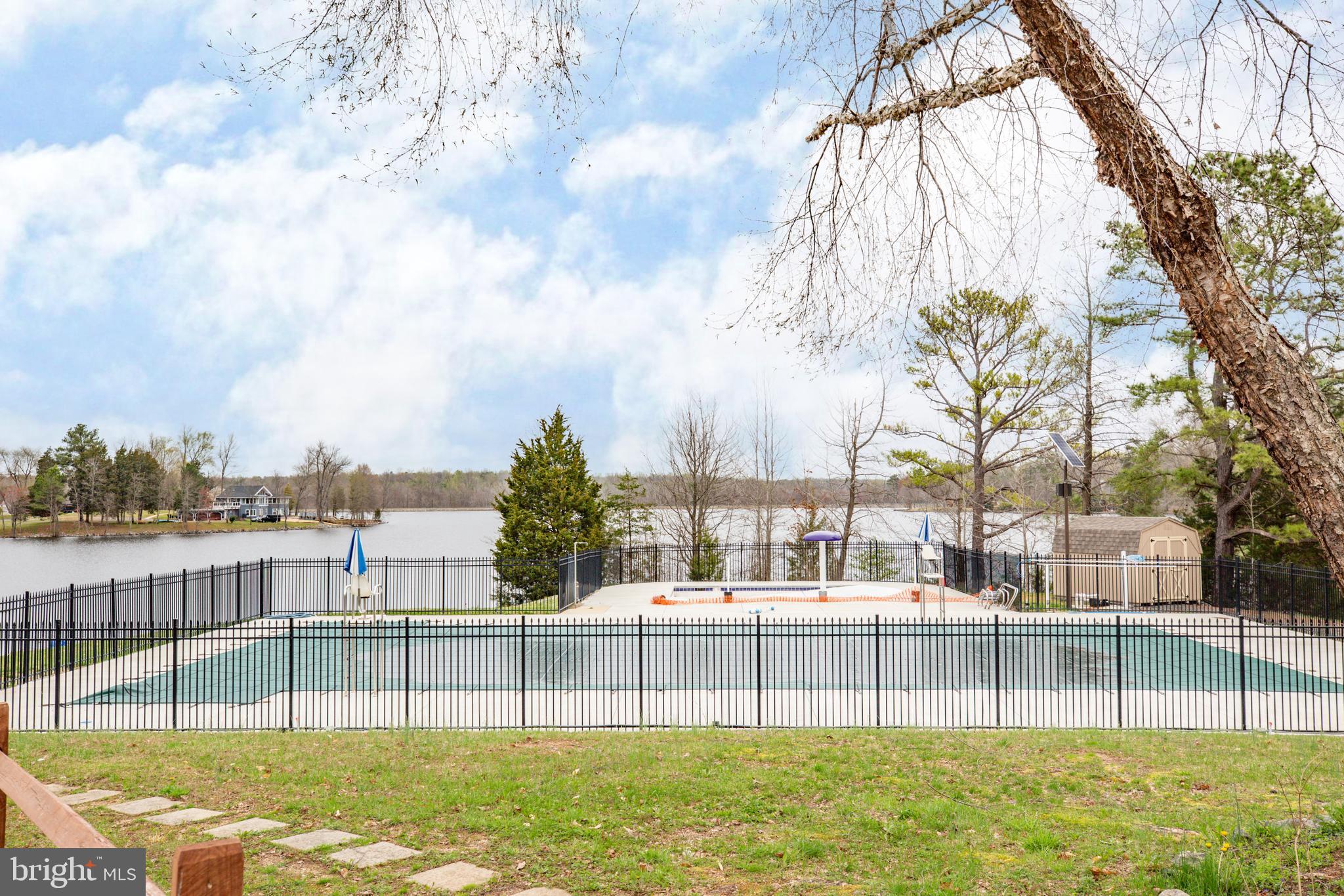 1097 Branch Road Ruther Glen, VA 22546 - Photo 26 of 30 Community pool