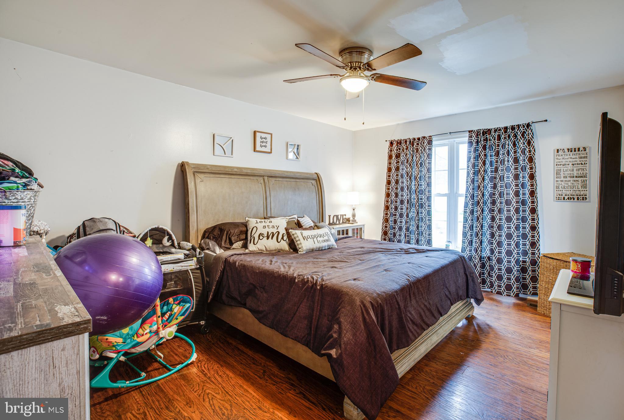 1097 Branch Road Ruther Glen, VA 22546 - Photo 10 of 30 Master bedroom