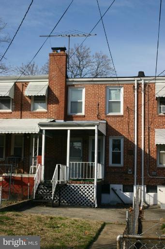 Exterior (Rear)
