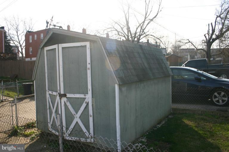 3705 Clarenell Road Baltimore, MD 21229 - Photo 10 of 14 Exterior (Rear)