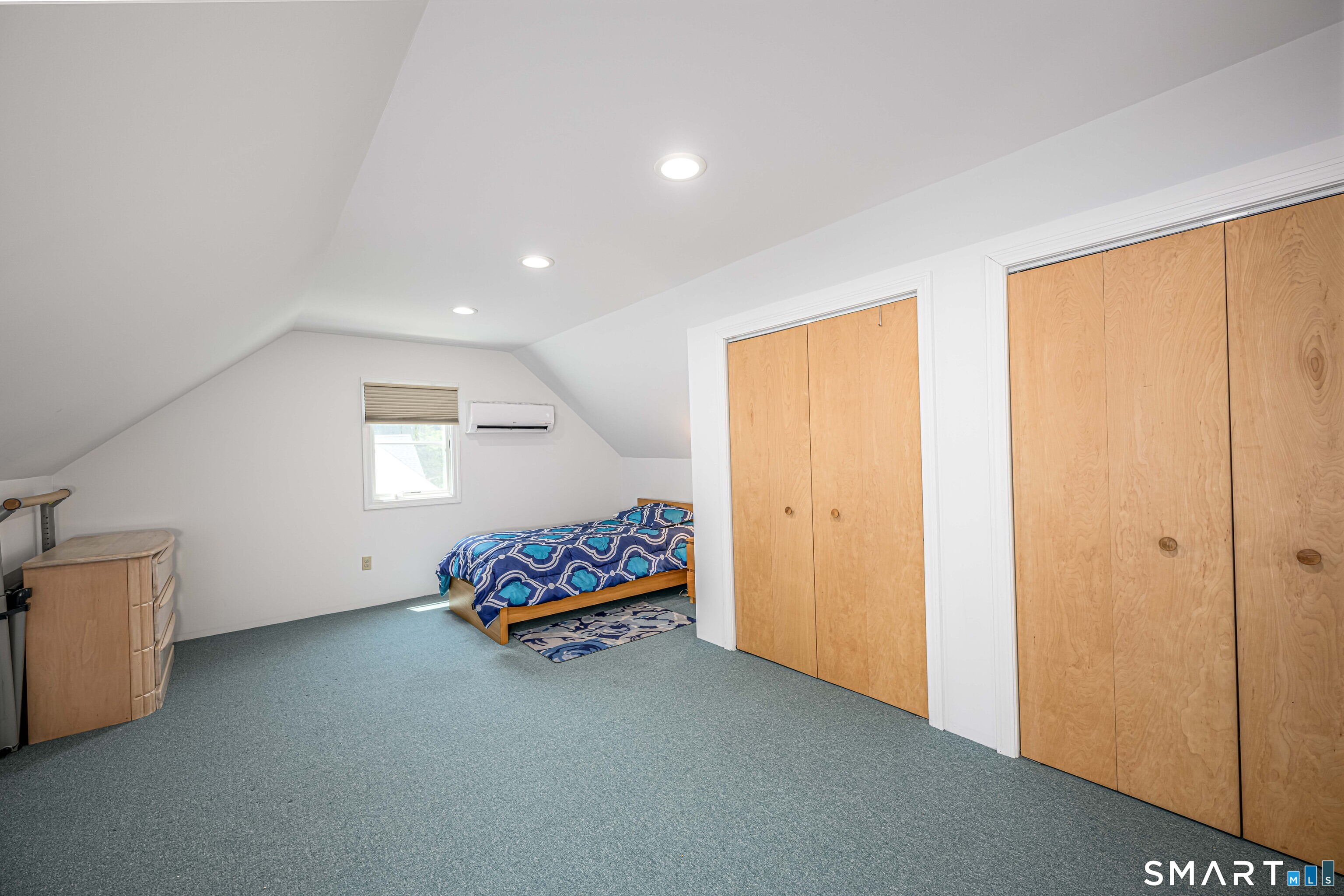 25 Wright Lane Hamden, CT 06517 - Photo 33 of 38 Bedroom 4. So many closets in this home!