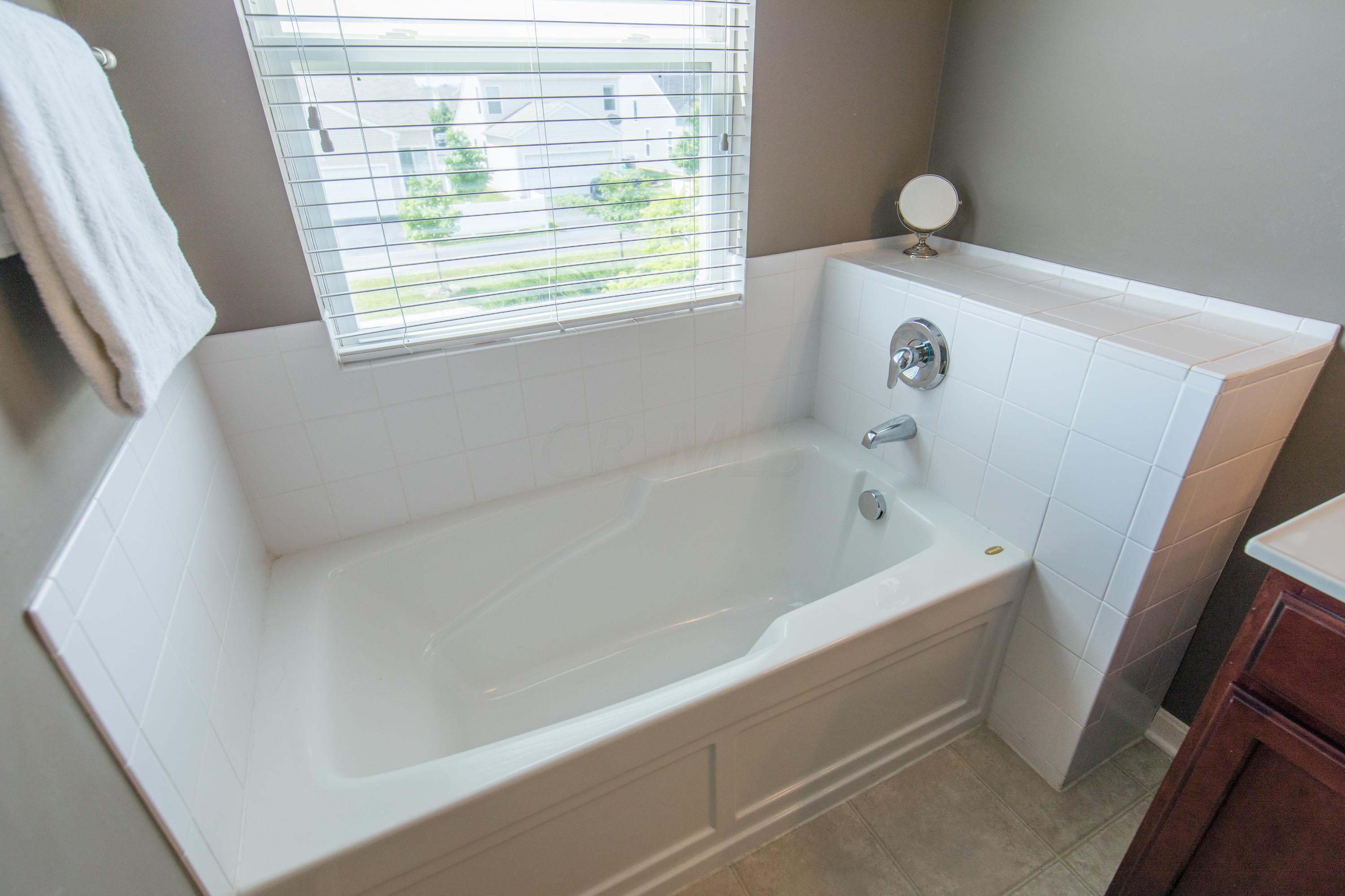 5605 Lantos Road Dublin, OH 43016 - Photo 24 of 38 Gallery Image 24