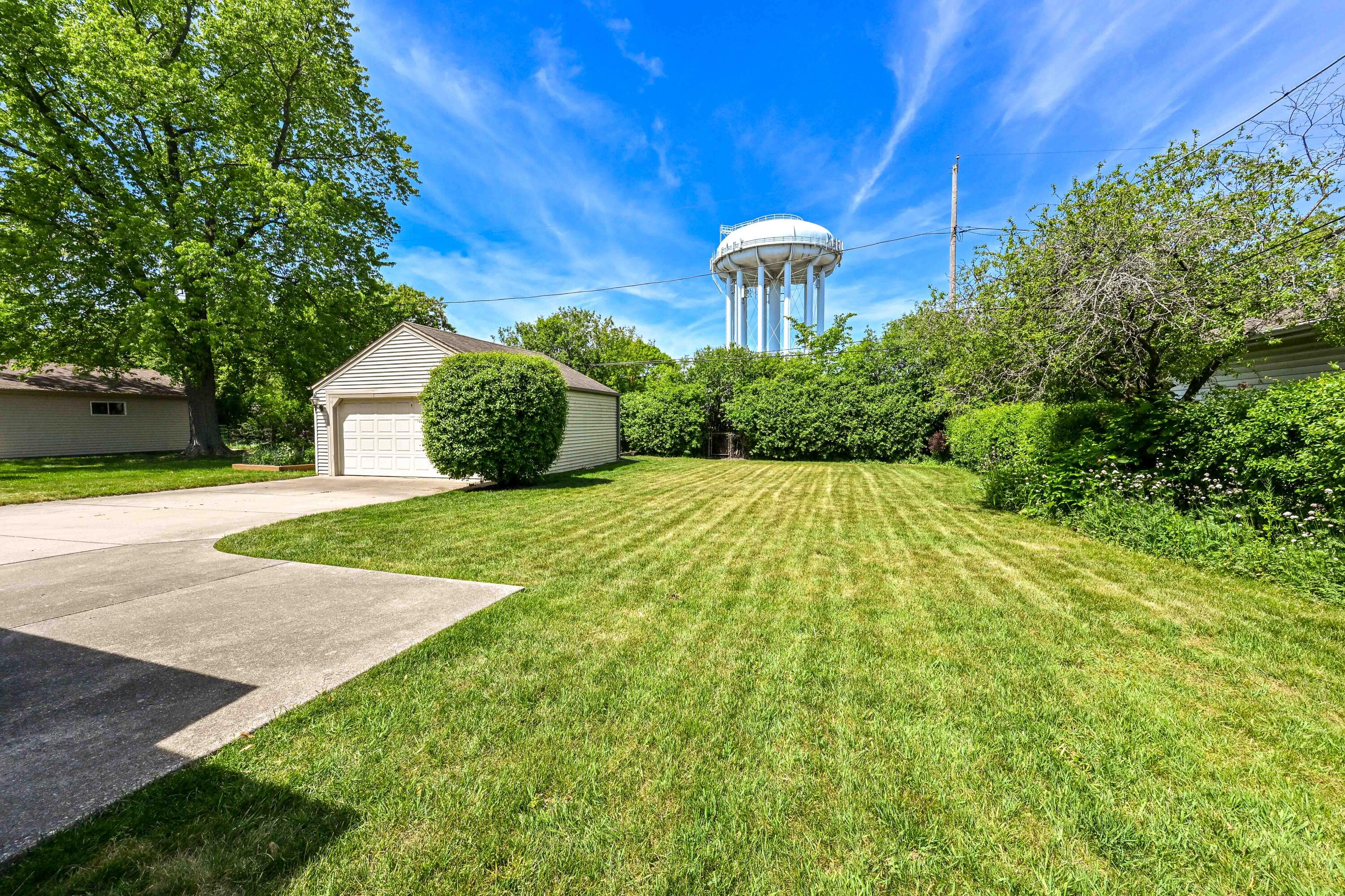 6319 North Bay Ridge Avenue Whitefish Bay, WI 53217 - Photo 31 of 34 DZ6319E-9