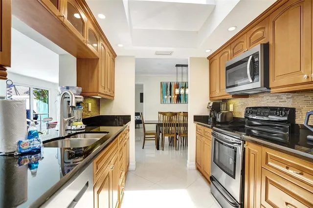 $8,500 | 2051 Coral Reef Drive, Lauderdale-by-the-Sea, FL 33062