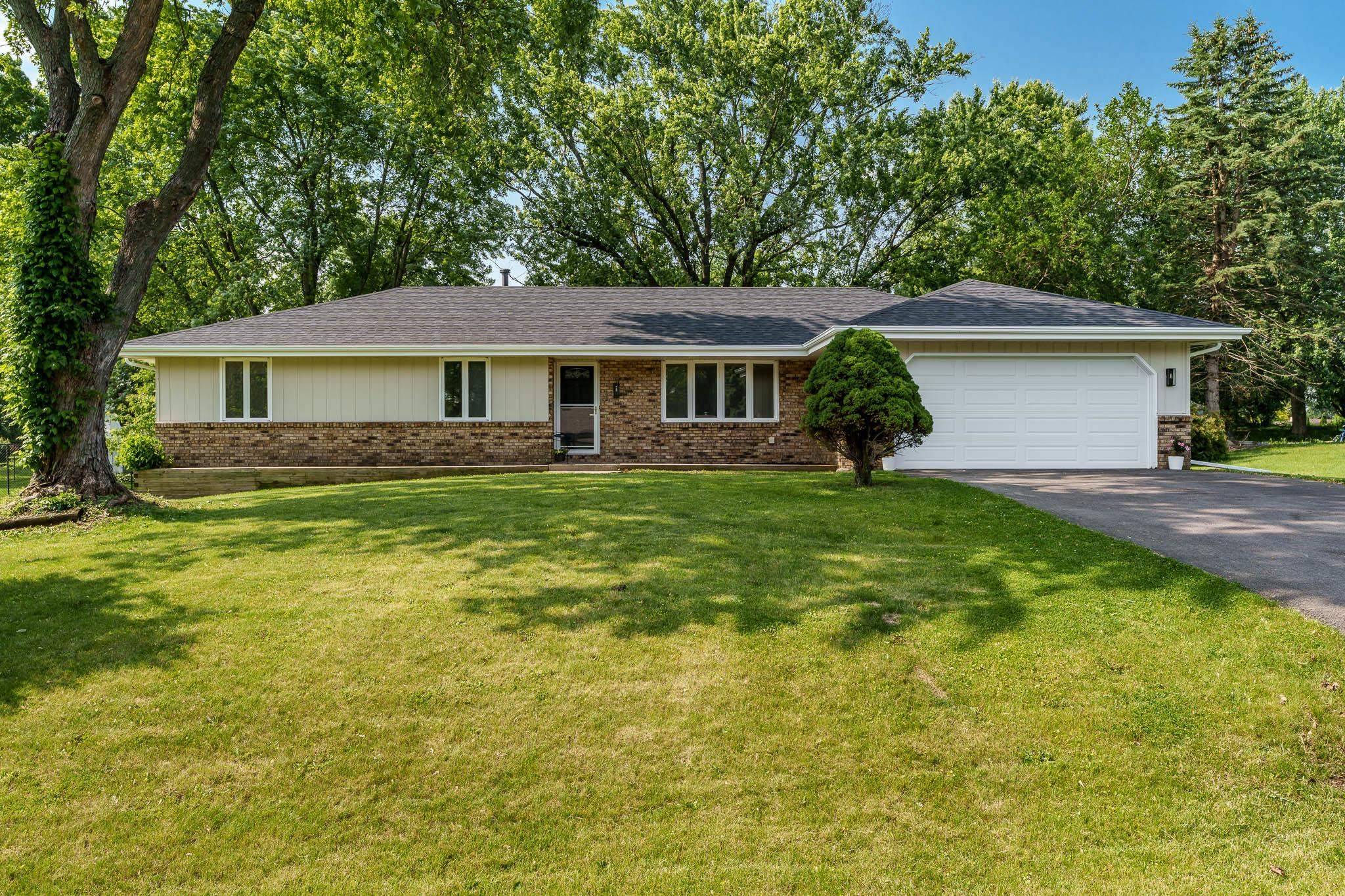 7329 Cornflower Road Cherry Valley, IL 61016 - Photo 2 of 47