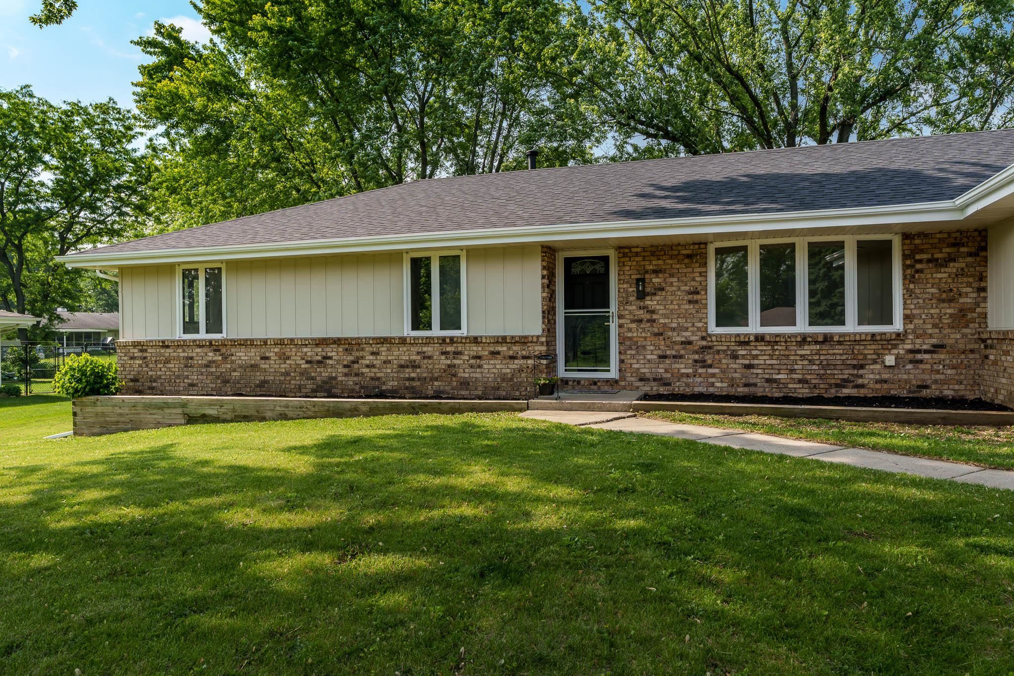 7329 Cornflower Road Cherry Valley, IL 61016 - Photo 3 of 47