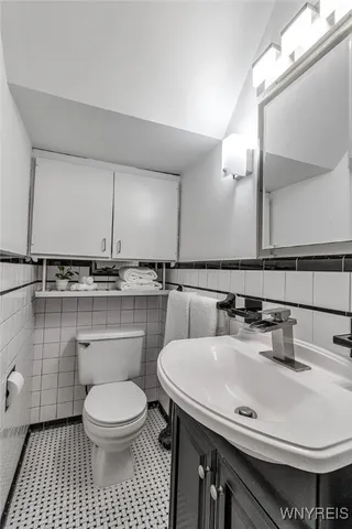 $499,900 | 334 South Forest Road, Amherst, NY 14221