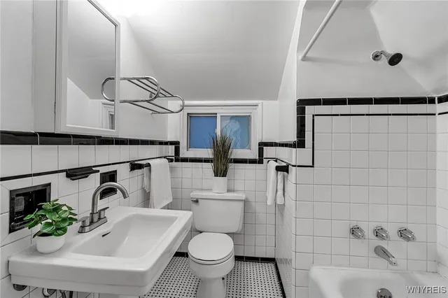 $499,900 | 334 South Forest Road, Amherst, NY 14221