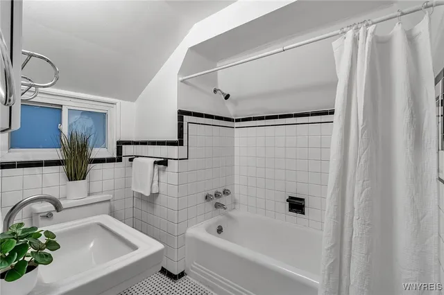 $499,900 | 334 South Forest Road, Amherst, NY 14221