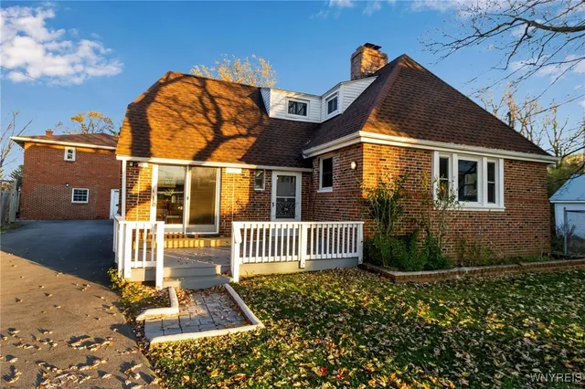 $499,900 | 334 South Forest Road, Amherst, NY 14221