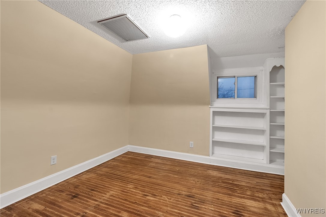 334 South Forest Road Amherst, NY 14221 - Photo 21 of 44 Single family - bedroom 3