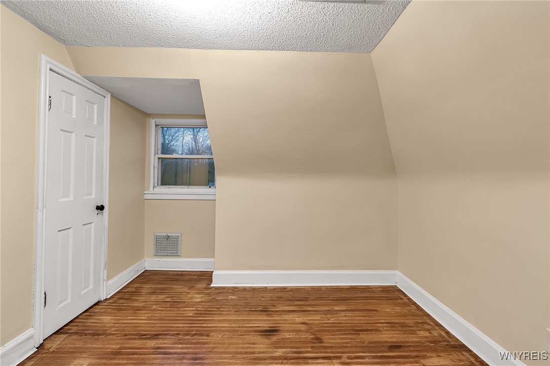 334 South Forest Road Amherst, NY 14221 - Photo 22 of 44 Single family - bedroom 3