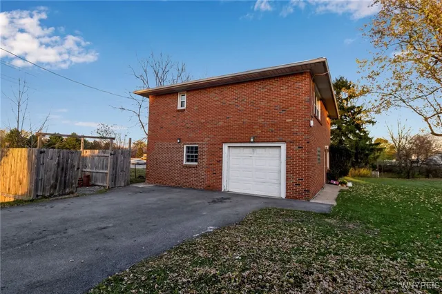 $499,900 | 334 South Forest Road, Amherst, NY 14221