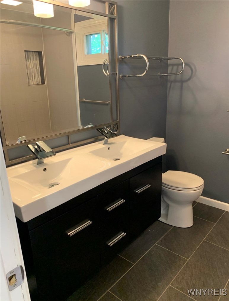 334 South Forest Road Amherst, NY 14221 - Photo 42 of 44 Client photo - upper unit bathroom