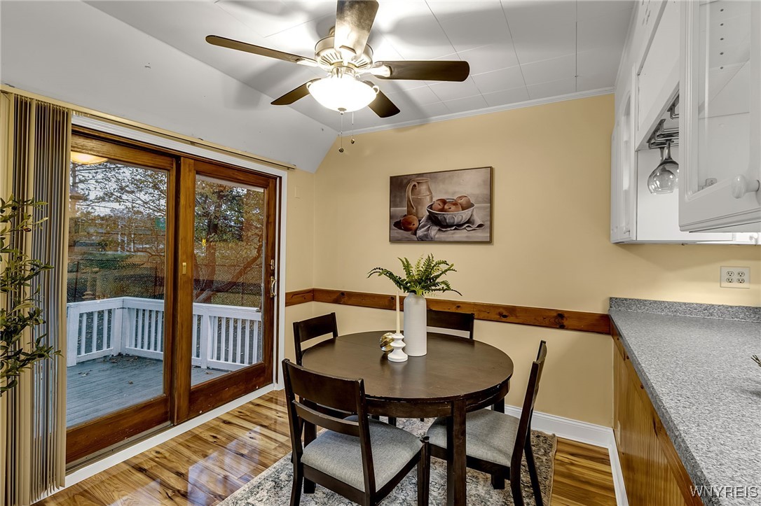 334 South Forest Road Amherst, NY 14221 - Photo 9 of 44 Single family - kitchen
