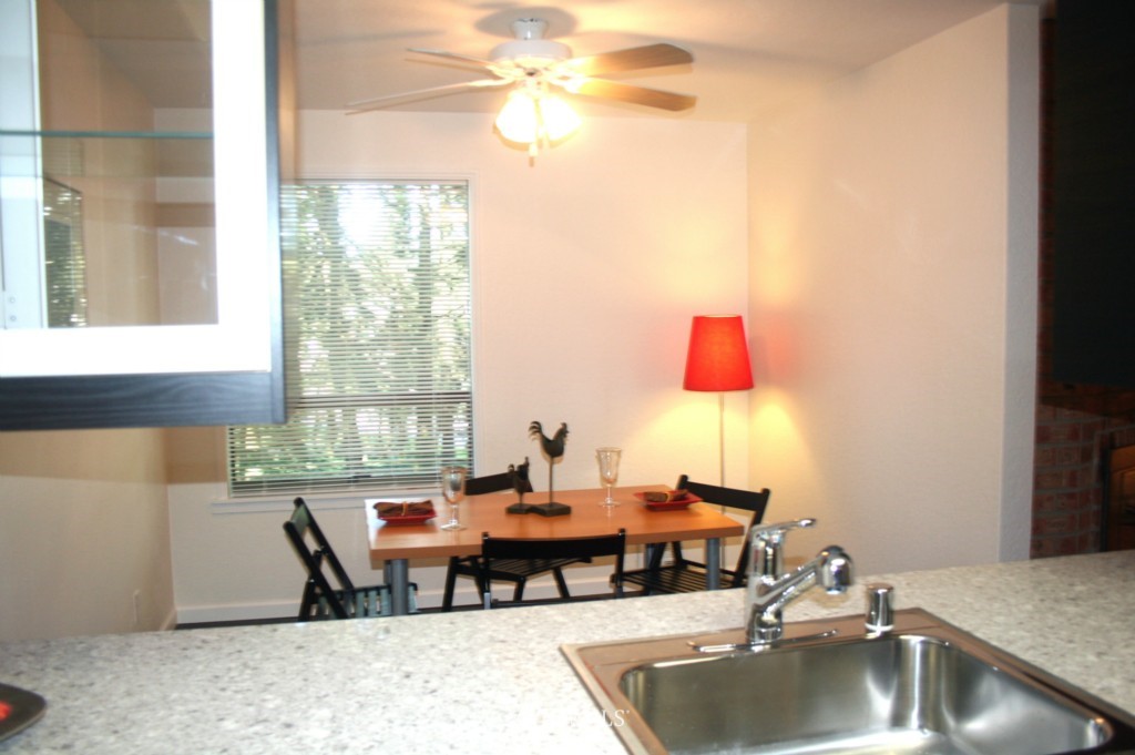 8517 242nd Street Southwest, Unit 505 Edmonds, WA 98026 - Photo 3 of 13
