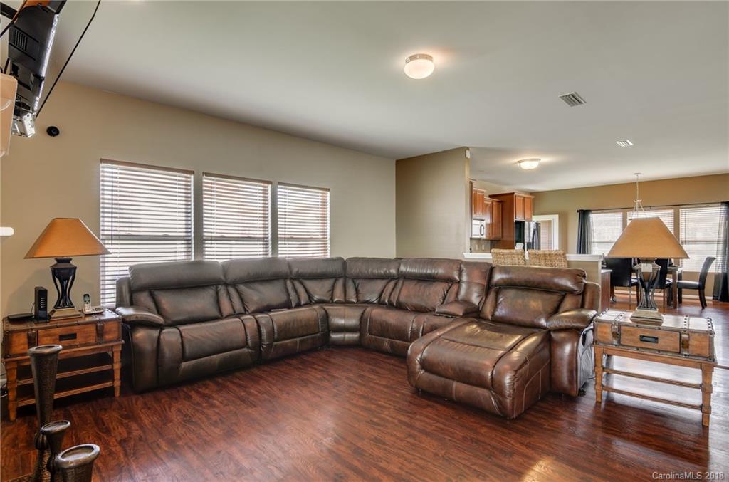 10015 Fernspray Road, Unit 165 Charlotte, NC 28215 - Photo 8 of 31 Gallery Image 8