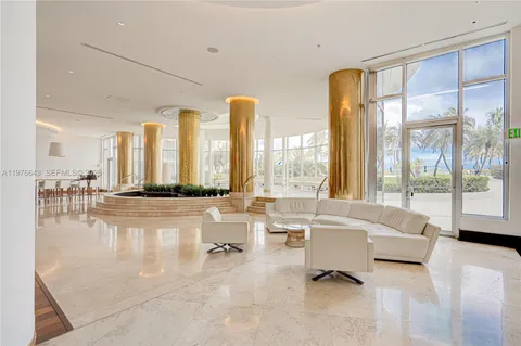 $3,950 | 5161 Collins Avenue, Unit 516, Miami Beach, FL 33140