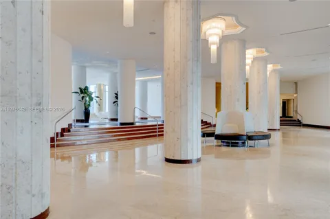 $3,950 | 5161 Collins Avenue, Unit 516, Miami Beach, FL 33140