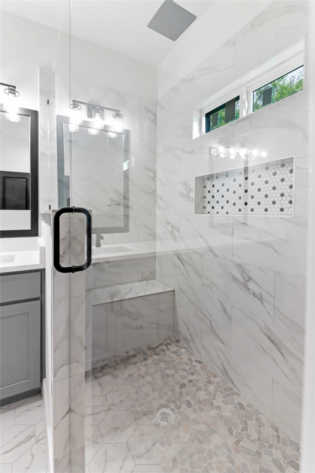 8136 Chateau Street Houston, TX 77028 - Photo 13 of 33 a bathroom with a shower