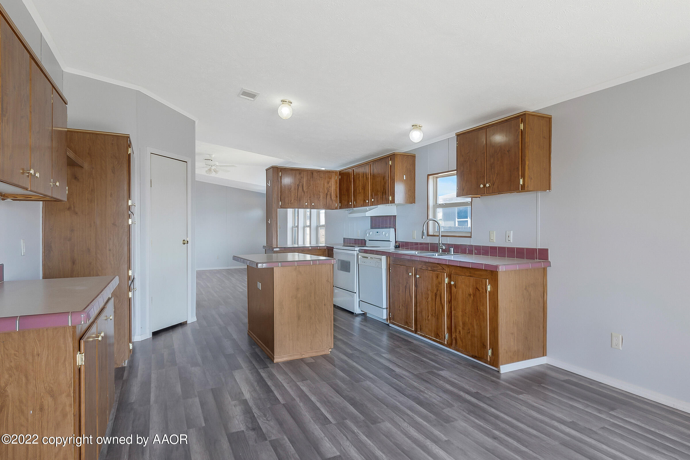 4611 Tank Lane Amarillo, TX 79118 - Photo 5 of 13 009_Kitchen 4