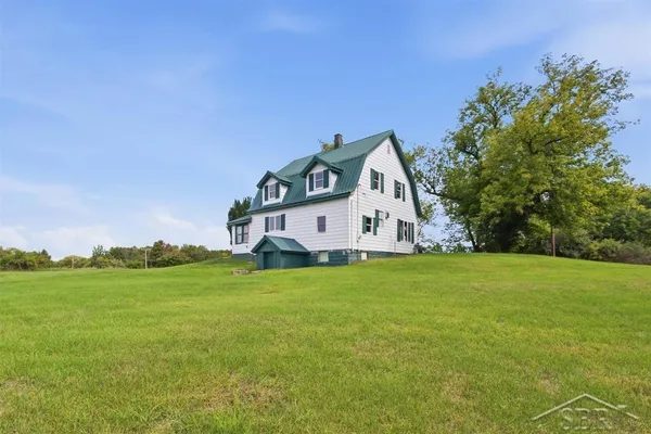 $159,000 | 6015 North Water Road, Sanford, MI 48657