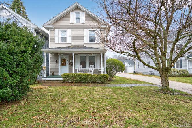 Charming 1913 Colonial