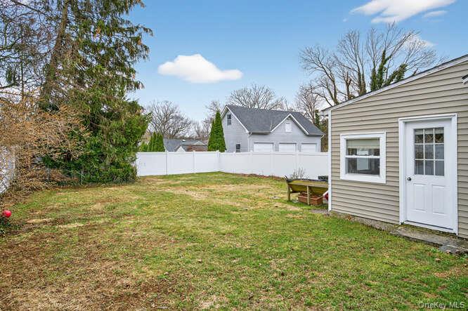 66 Cocks Lane Locust Valley, NY 11560 - Photo 21 of 23