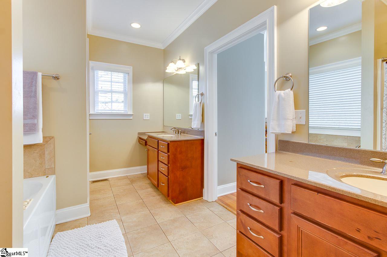 324 McKittrick Bridge Road Fountain Inn, SC 29644 - Photo 18 of 33