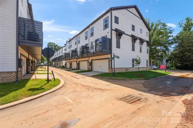 $527,500 | 352 Catawba Avenue, Davidson, NC 28036