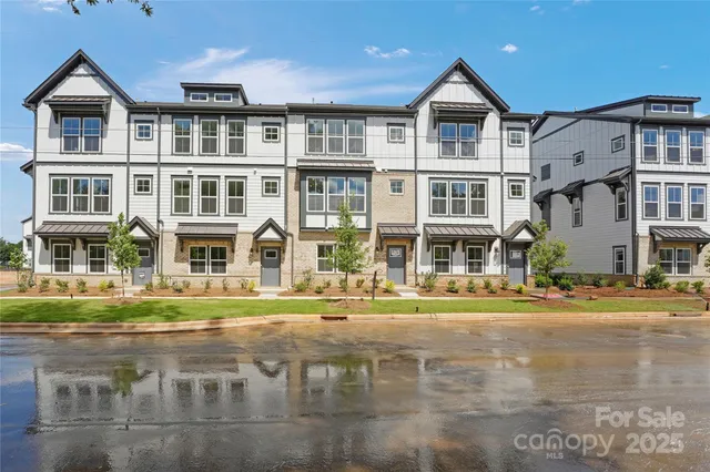 $527,500 | 352 Catawba Avenue, Davidson, NC 28036
