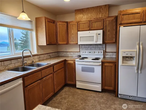 $2,900 | 2919 Viewmont Place, Camano Island, WA 98282