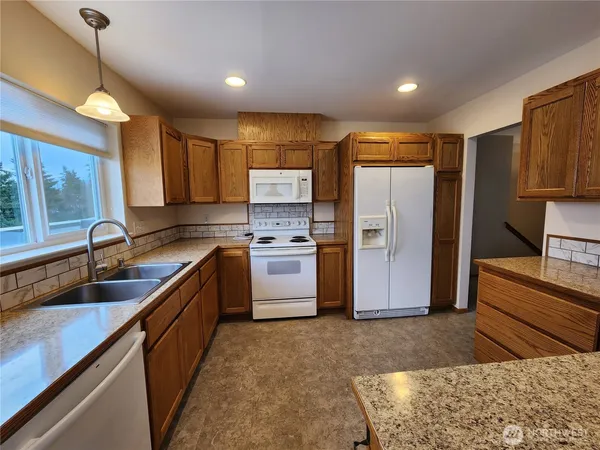 $2,900 | 2919 Viewmont Place, Camano Island, WA 98282