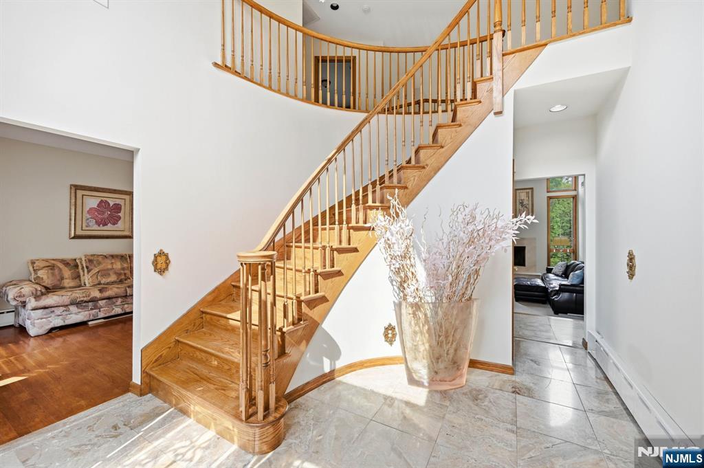 27 Sparrowbush Road Mahwah, NJ 07430 - Photo 2 of 29