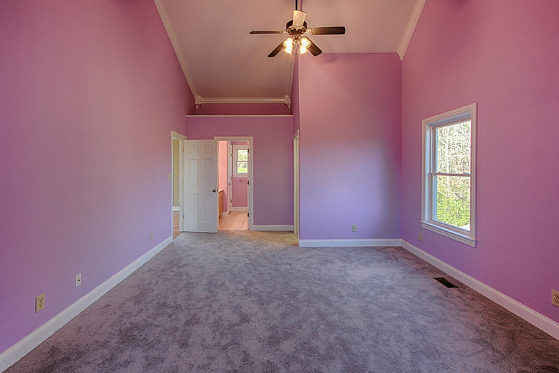 134 Peach Orchard Road Clinton, TN 37716 - Photo 20 of 40 3rd Bedroom Suite Upstairs