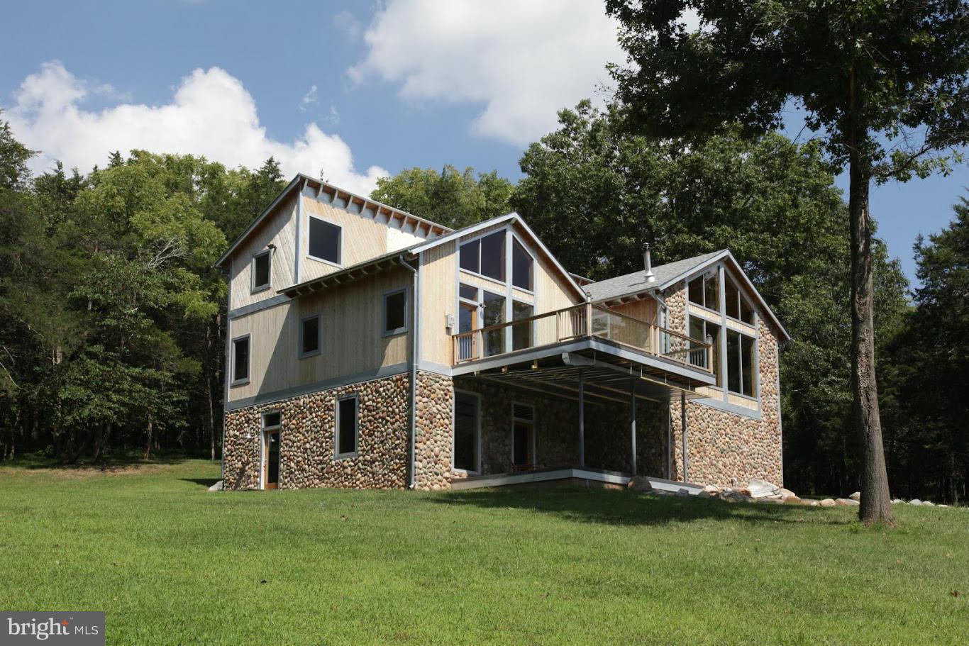 825 Stoney Bottom Road Front Royal, VA 22630 - Photo 5 of 30 Exterior (Rear)