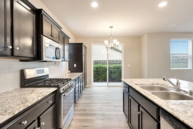 $419,990 | 1312 Joy Drive, Clovis, CA 93619