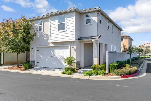 $414,990 | 1312 Joy Drive, Clovis, CA 93619