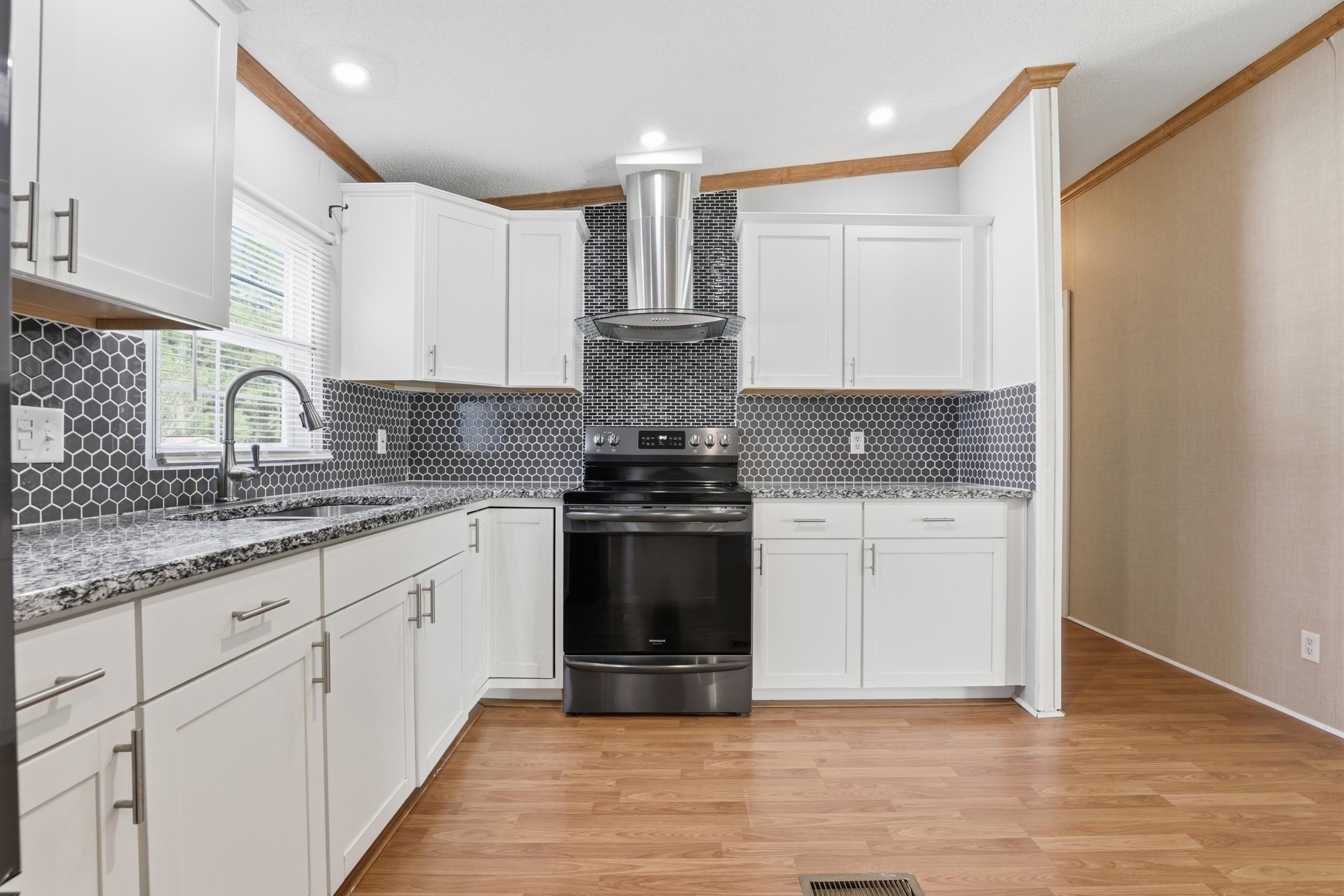 335 Bright Leaf Road Loris, SC 29569 - Photo 8 of 34