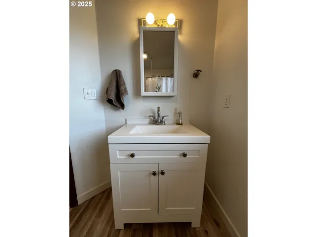 $379,000 | 304 Elrod Place, Maupin, OR 97037