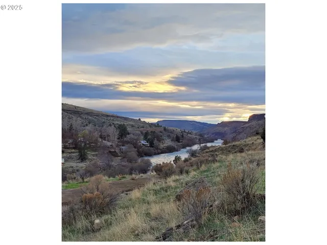 $379,000 | 304 Elrod Place, Maupin, OR 97037