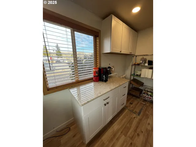 $379,000 | 304 Elrod Place, Maupin, OR 97037