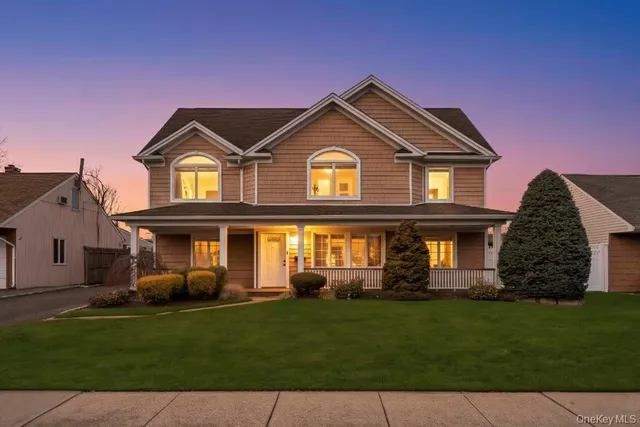 $899,999 | 3597 Martha Boulevard, Bethpage, NY 11714