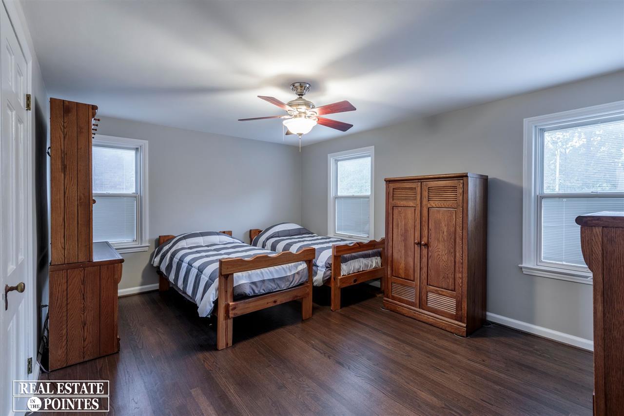 1901 Severn Road Grosse Pointe Woods, MI 48236 - Photo 26 of 37