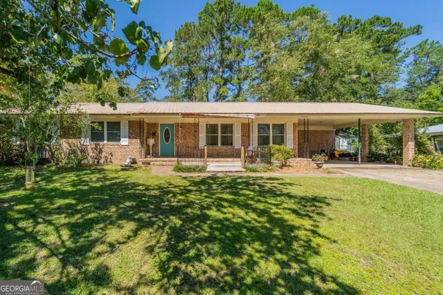 $214,000 | 1703 Rainbow Drive, Waycross, GA 31501