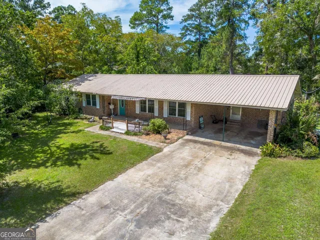 $214,000 | 1703 Rainbow Drive, Waycross, GA 31501